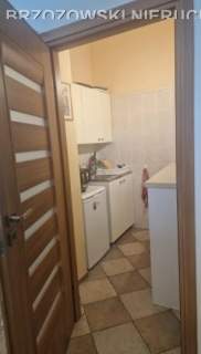 Ursynów, 104 m2, 2000 r., usługowy biurowy