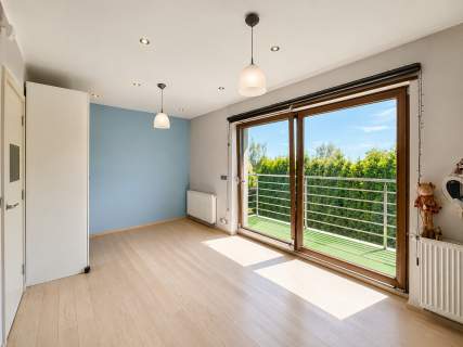 Efektowny, wolnostojący dom o pow. 243 m2