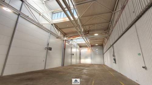 Hala handlowo-magazynowa z biurem parking
