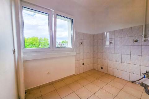 Kawalerka na Bałutach z balkonem i windą