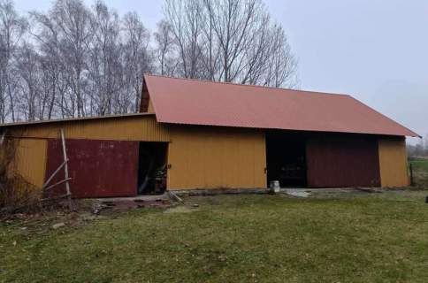 Gospodarstwo 9,06 ha 90 600 m z budynkami oraz maszynami