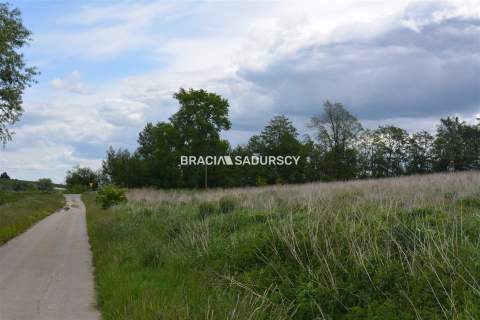 Działka w całości budowlana o pow. 1464 m2