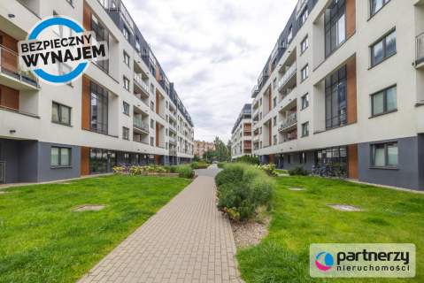 Dobra komunikacja, blisko uczelni, biurowców