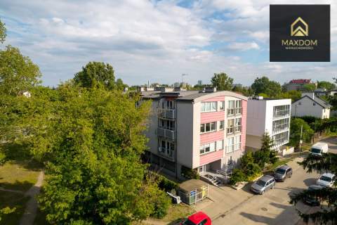Dwupoziomowe 3 pokoje 2 loggie garaż PKP Metro
