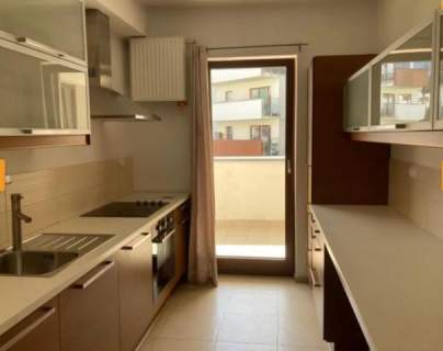 Cichy 2-pokojowy apartament z widokiem na patio garaż