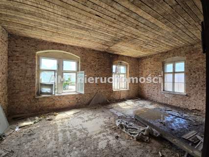 Przedwojenny dom typu willa w Kątach Wrocławskich