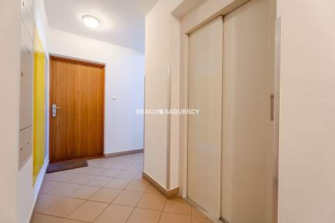 studio z oddzielną kuchnią/Ruczaj/duzo m.parkingow