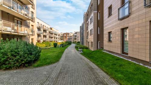 Komfortowy apartament z ogródkiem 800 m od plaży 
