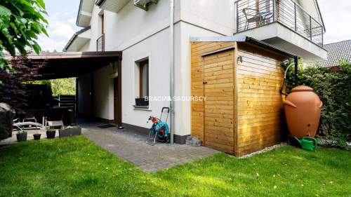 83m2 238m2 ogródek dwa m. postojowe