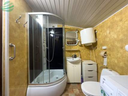 Dom z dużą działką, dodatkowym domkiem i garażem