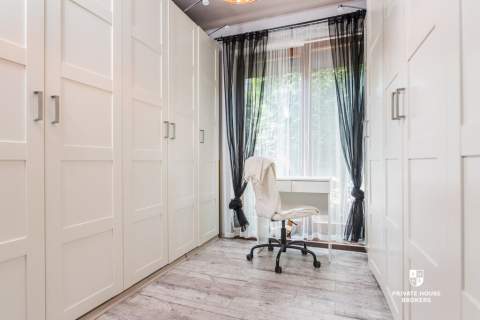 Apartament z pięknym ogrodem i kinem letnim