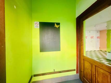 Lokal 60 m z witrynami blisko centrum Strzelina