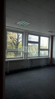 Parking,dobry dojazd,biurowiec,domofon,dostep24h