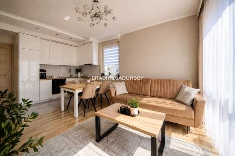 3 pok wysoki standard duży balkon ul. Kantarowicka