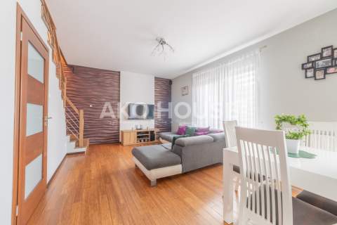 DOM szeregowy Ciołkowskiego Garaż Taras-20 m2