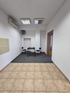 Biuro 205 m - ul. Piotrkowska 60, Łódź parking