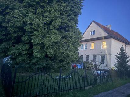 Sprzedam wielki dom pod inwestycje