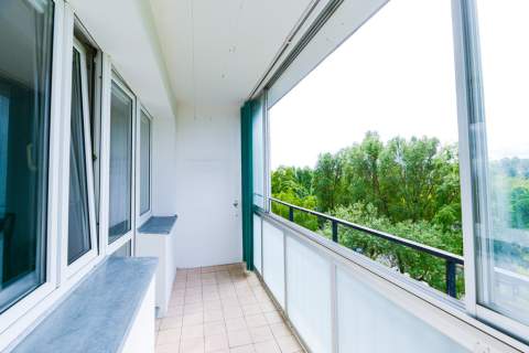 Widok na zieleń i panoramę Centrum, 2 pok Stegny