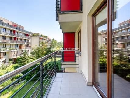 GUSTOWNE, ZADBANE 1-POKOJOWE Z DUŻYM BALKONEM