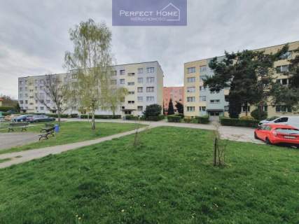 Mieszkanie 30 m2 na parterze po remoncie, 2 balkony