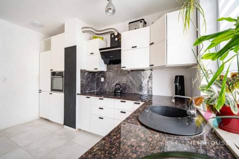 Bartąska, 2-poziomowe mieszkanie, balkon, winda