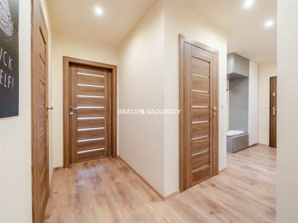 3 pokoje 77,05 m loggia garaż Piltza