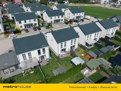 NOWOCZESNY DOM Z OGRODEM 80 m 3 SYPIALNIE