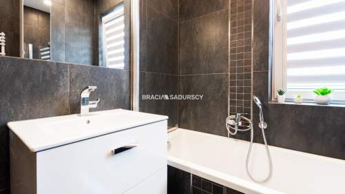 83m2 238m2 ogródek dwa m. postojowe