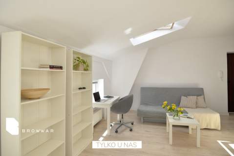 Studio 22 m w kamienicy Długa 4