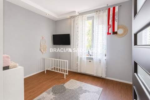 Na wyłaczność, Korabnicka.
