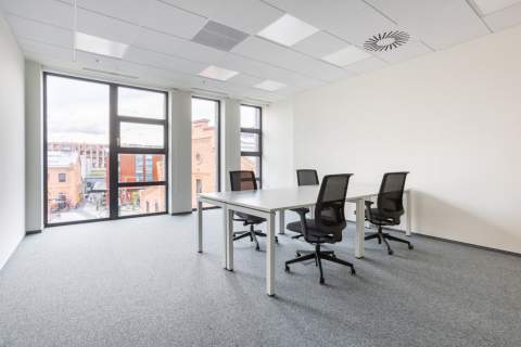 Postaw na biuro wirtualne Spaces Koneser Building