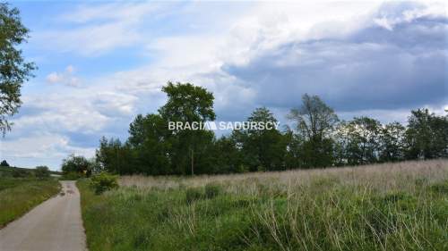 Działka budowlano-rolna o pow. 1519 m2
