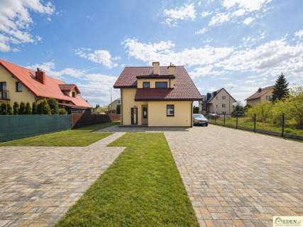 Sprzedam nowy dom o pow. 153 m2 przy ul. Konrada Wallenro w Łukowie