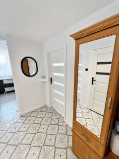 2 duże pokoje duży balkon winda gotowe do zamieszkania