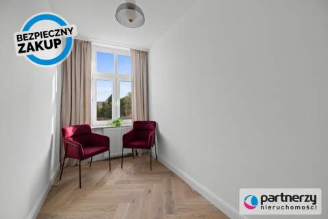 5 pięknych pokoi z balkonem w centrum miasta