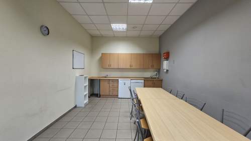 Nowoczesny biurowiec na wynajem 430 m2