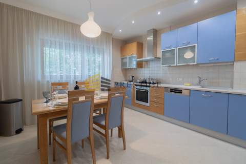 Mieszkanie 111 m , 4 pokoje, balkon, parking, rece