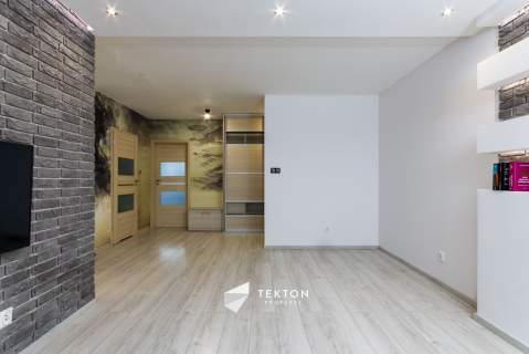 Duże 2 pokoje 56 m balkon piwnica Zakrzów