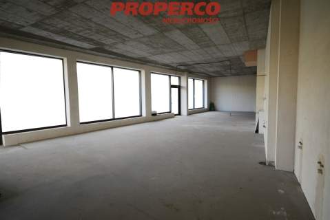 Lokal pow. 135m2, os. Uroczysko