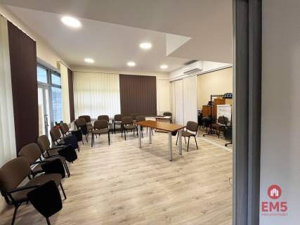 Ładny lokal 66 m2, parter. Polecamy