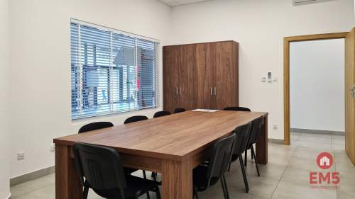 Budynek 1400 m2. Szkoła, fitness, gabinety