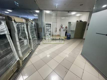 Na usługi finansowe ,punkt odbioru lub obsługi .