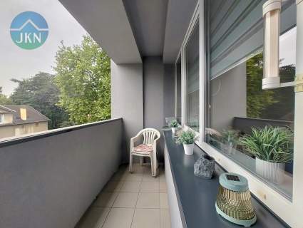Mieszkanie w centrum , balkon z widokiem na góry