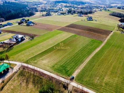 Atrakcyjna działka w Korzennej