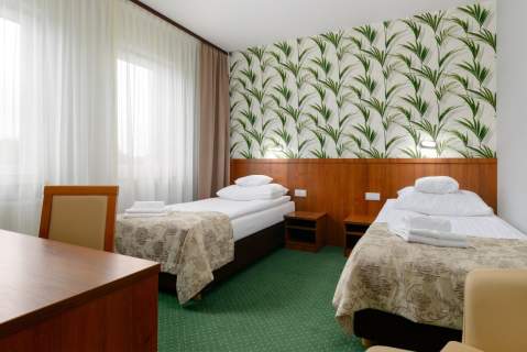 Funkcjonujący hotel z salami konferencyjnymi