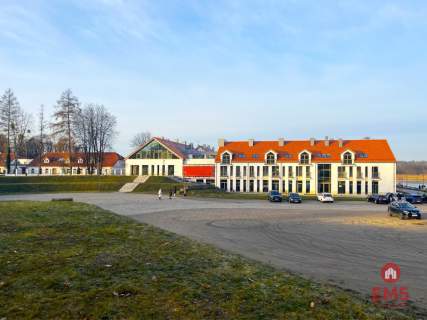 Supraśl. Lokale w centrum uzdrowiska.
