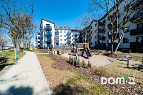 Nowoczesne, zadbane, taras, dwustronne, parking