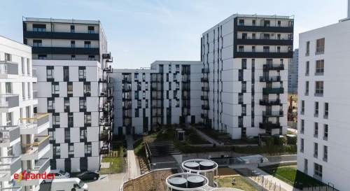 4 pokoje-dwa balkony-pralnia-garderoba-dwie łazienki