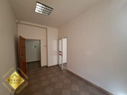 Dwupomieszczeniowe biuro w centrum