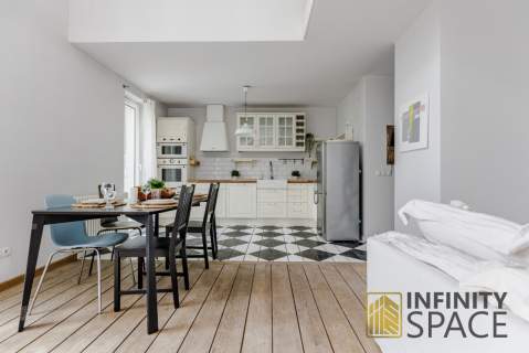 Unikatowy dwupoziomowy loft Praga Płd. Parking